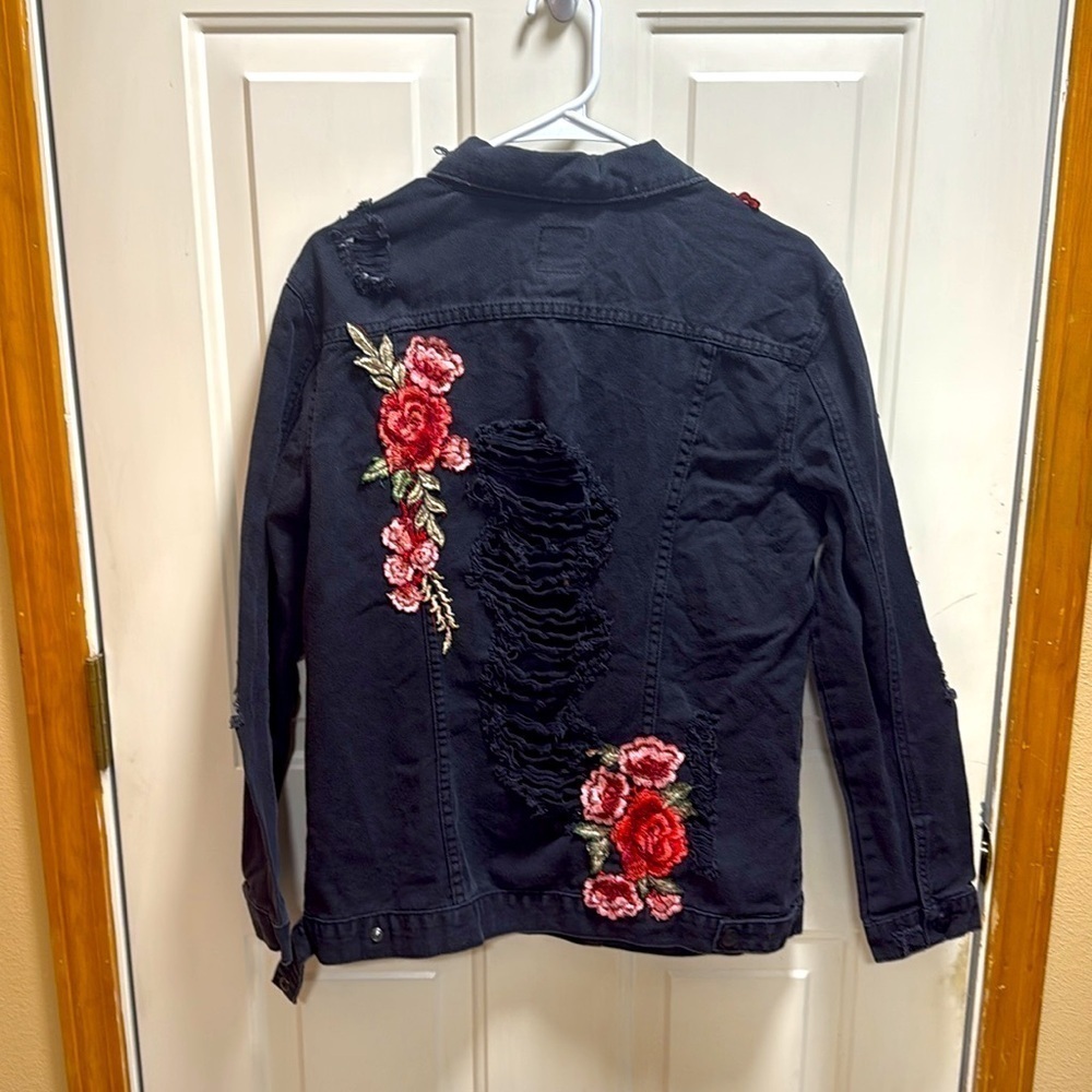 One 5 One ripped Black Denim Jacket with Roses Floral Embroidery Size M